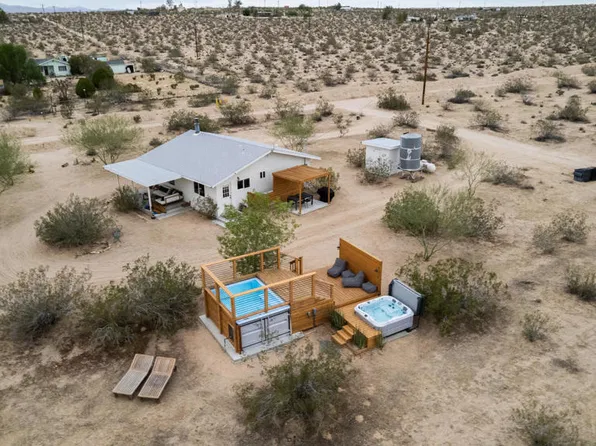 425 Littlefield Rd, Joshua Tree, CA 92252
