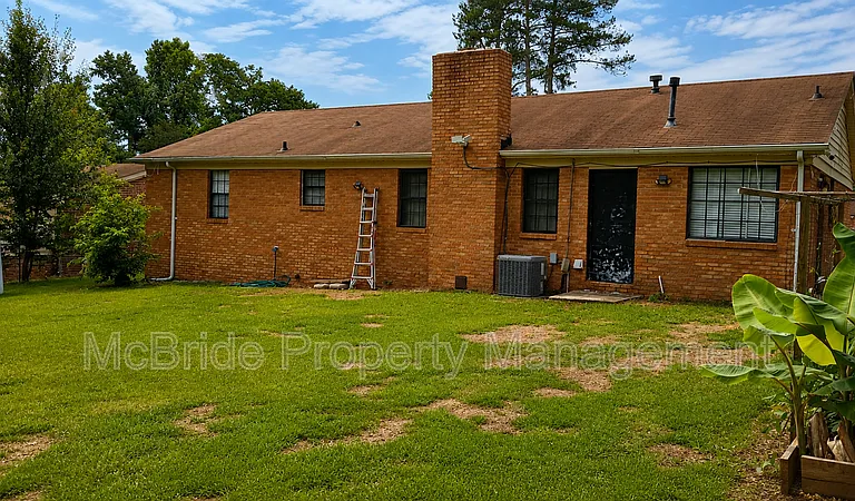4409 Roxbury Dr — Photo 4