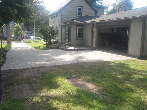 2nd image of 2209 6th St