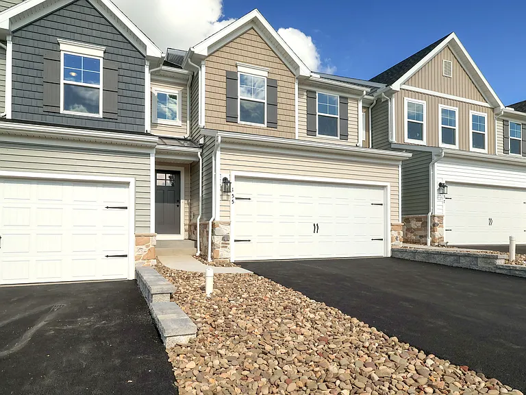 155 Bristlewood Ln — Photo 2