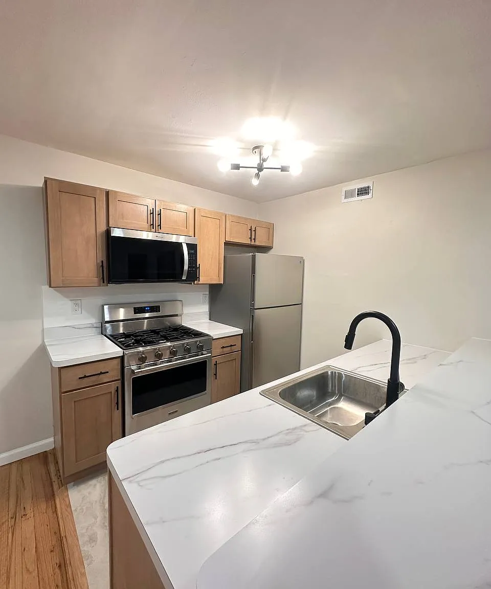 2 bed, $1,800 — Photo 1