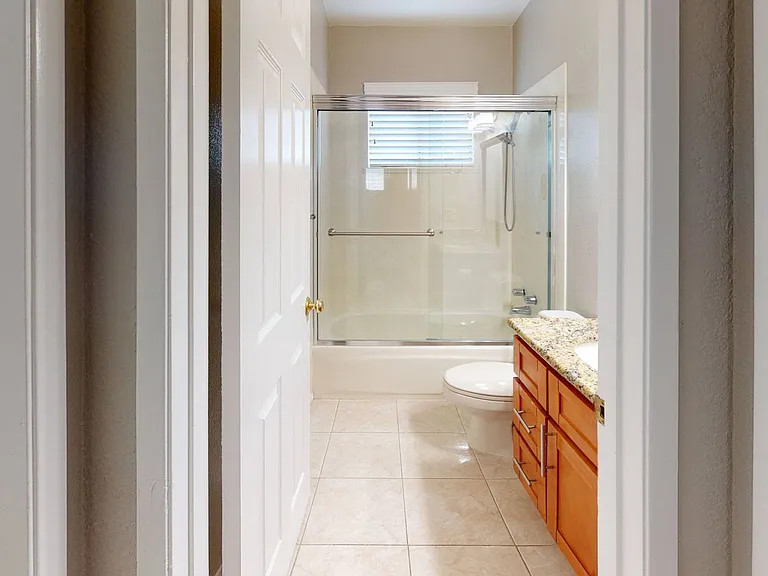 451 Springvalley Dr — Photo 12