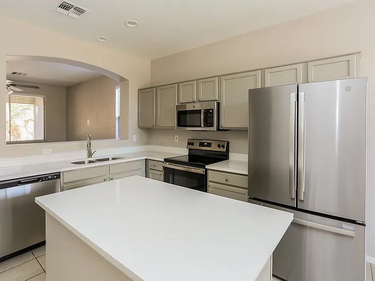 10314 W Pioneer St — Photo 10