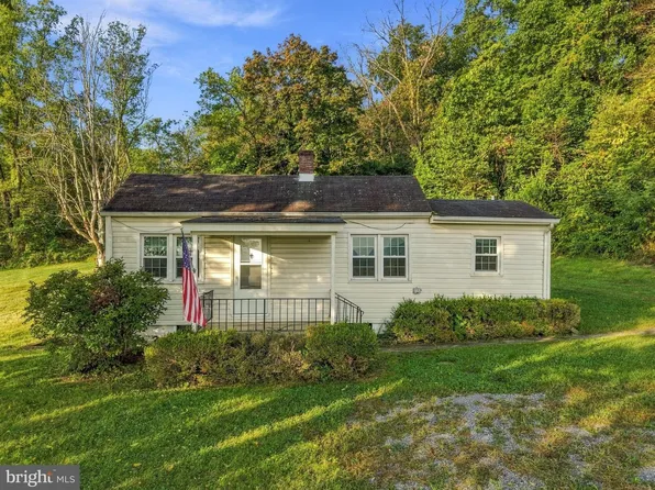 315 Mount Hebron Rd, Toms Brook, VA 22660