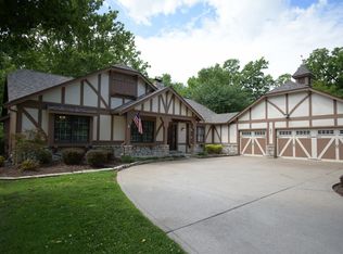 14955 Greenleaf Valley Dr, Chesterfield, MO 63017