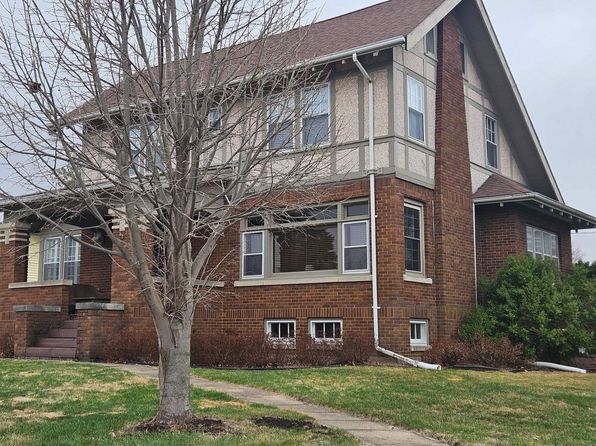 701 Tilford St, Dysart, IA 52224