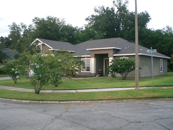 2nd image of 965 Sadie Ln