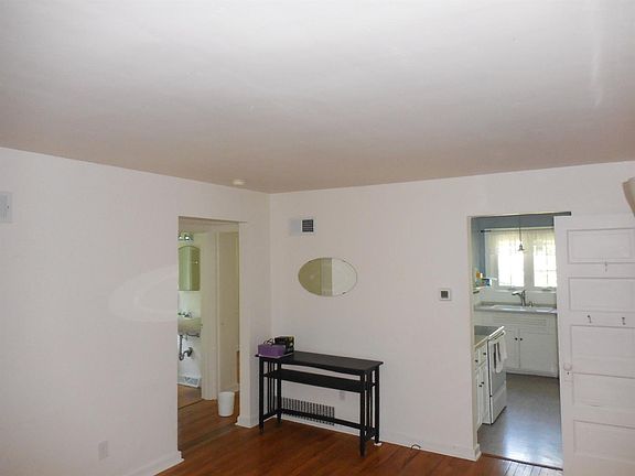 3rd image of 2700 Bellwood Ave
