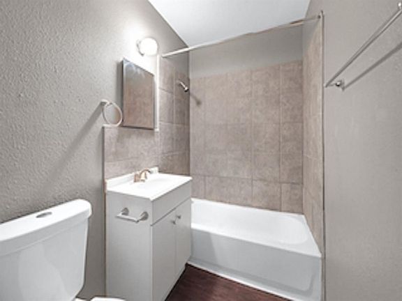 5th image of 3031 Sumpter St #6