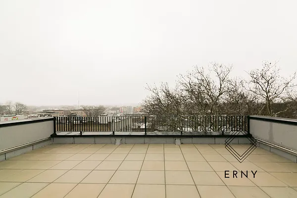 Rented by ERNY LLC | media 18