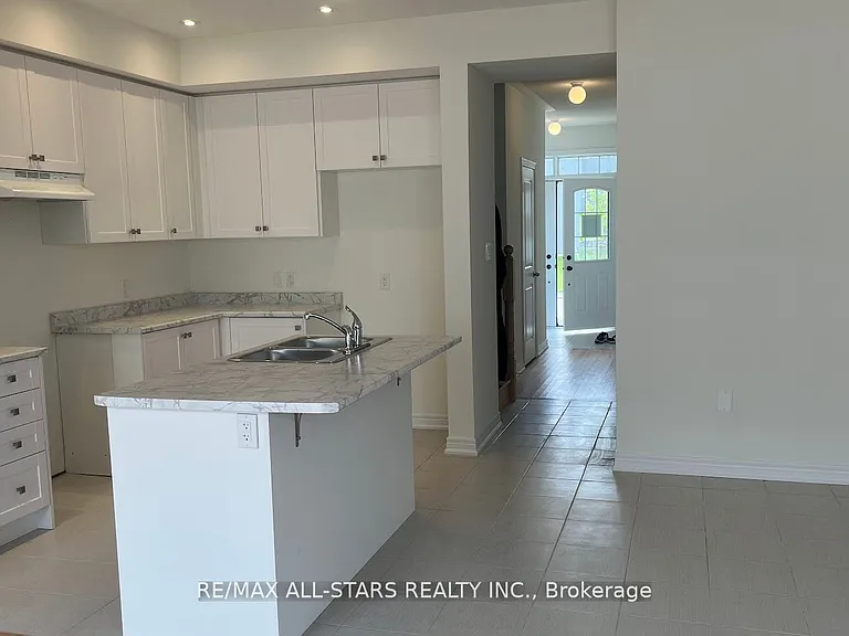 703 Potawatomi Cres — Photo 3