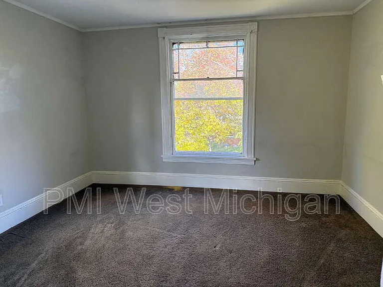 448 Thomas St SE — Photo 9