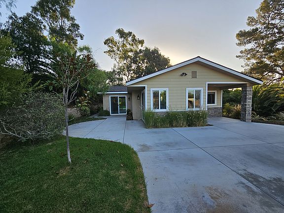 3rd image of 370 Alosta Way