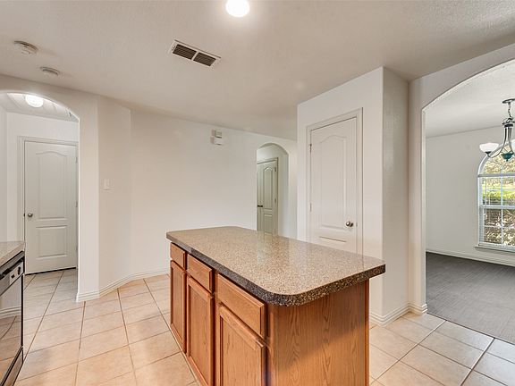 3rd image of 6641 Sierra Madre Dr
