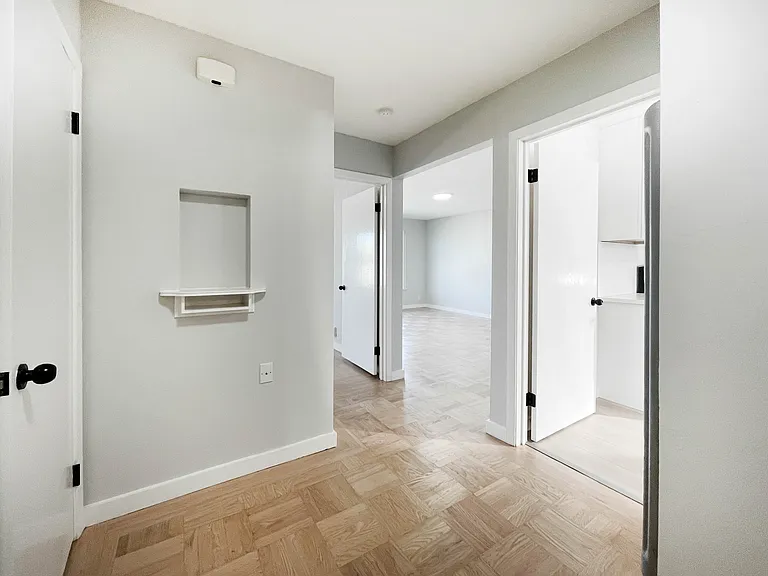 2421 Judah St #4 — Photo 11