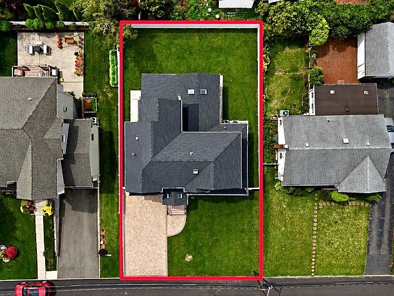 3rd image of 37 Beverly Drive