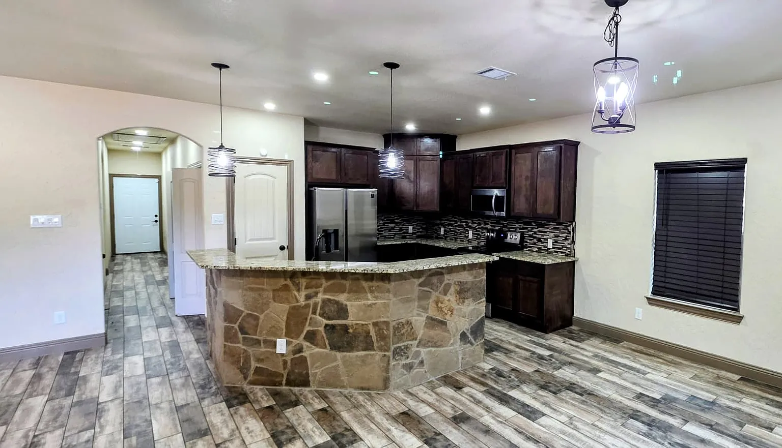 3 bed, 1520 sqft, $2,200 — Photo 3