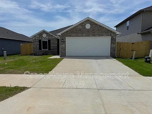 2637 E Gila Way Photo 1