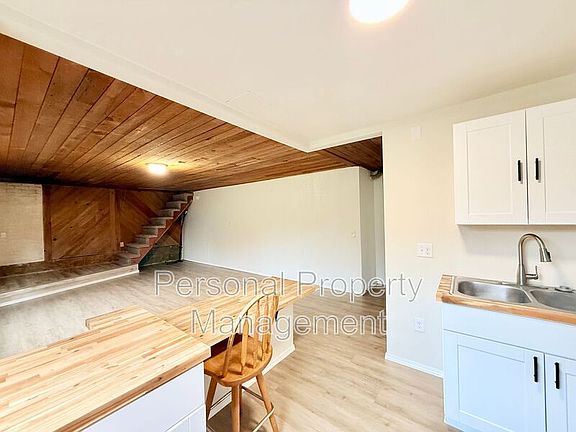 3rd image of 710 SE Olympia Dr House B