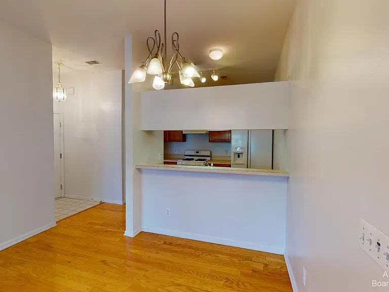 2795 S Knightsbridge Cir — Photo 8