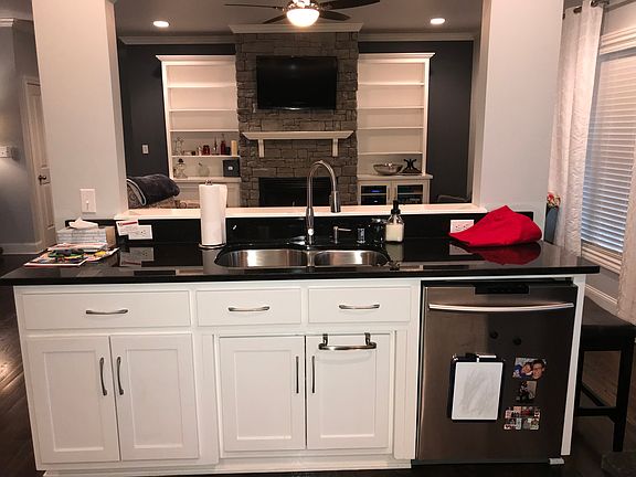 4th image of 159 Ashton Ct