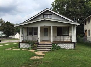402 Foster Ave, Rockford, IL 61102