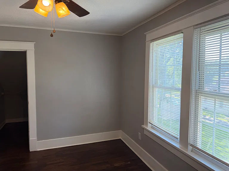 1307 Spruce St — Photo 8