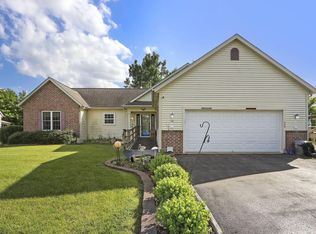 30 W Sedgemeadow St, Elkhorn, WI 53121