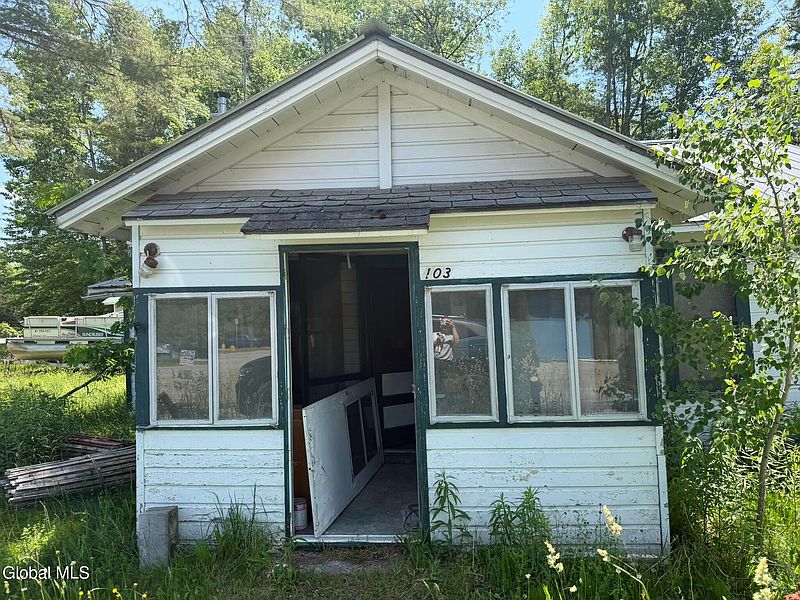 3rd image of 103 Grove Avenue