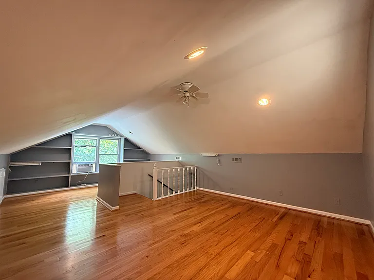 6108 Williams Rd — Photo 18