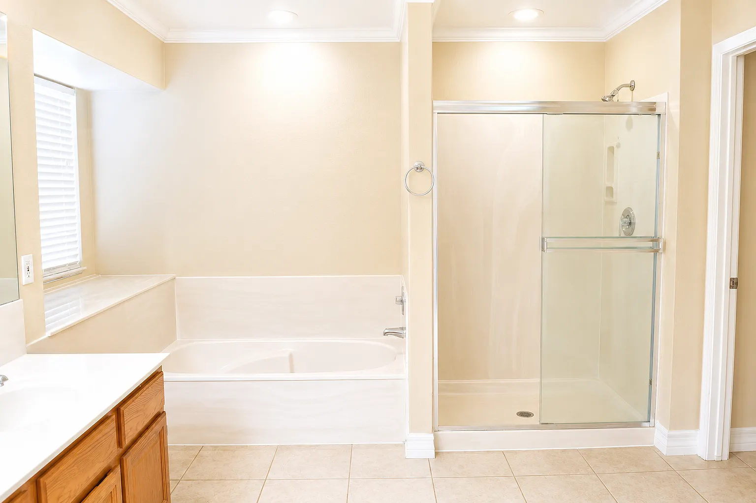 5 bed, 2060 sqft, $3,100 — Photo 2