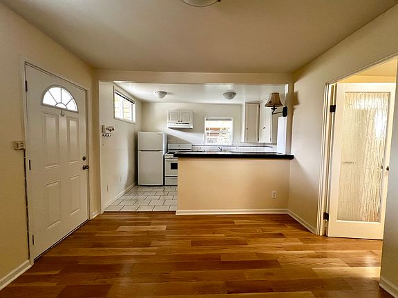 4th image of 2336 Florencita Ave