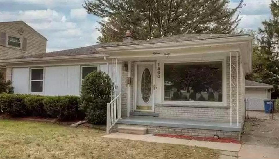 1st image of 1540 Ackley Ave