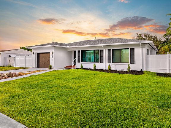 3rd image of 121 Bayberry Drive