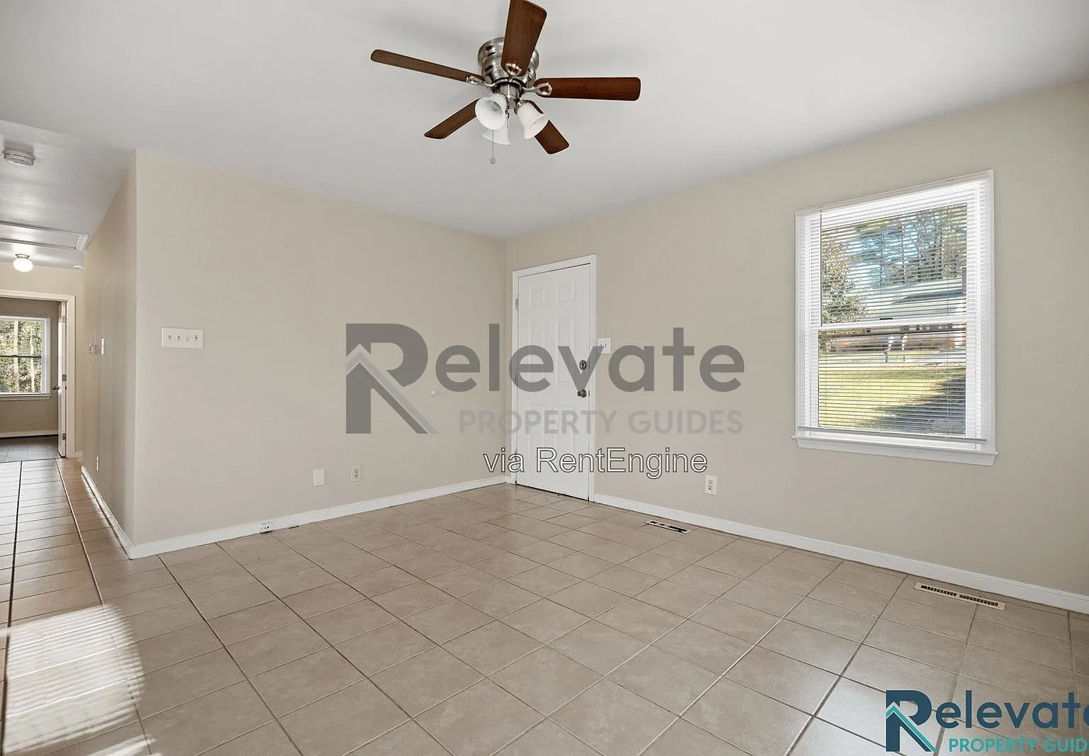 3 bed, 2.0 bath, 1166 sqft, $2,095 — Photo 3