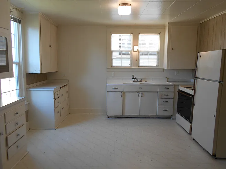 2706 Humboldt St — Photo 2
