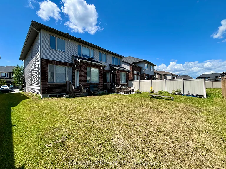 222 Dolce Cres — Photo 40