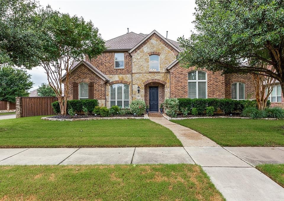 1st image of 5897 Willoughby Ln