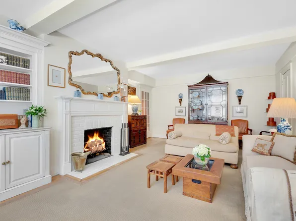 434 East 52nd Street 6A image 2 of 11