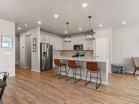 4 bed, 3.5 bath, 2980 sqft, $3,500 — Photo 3