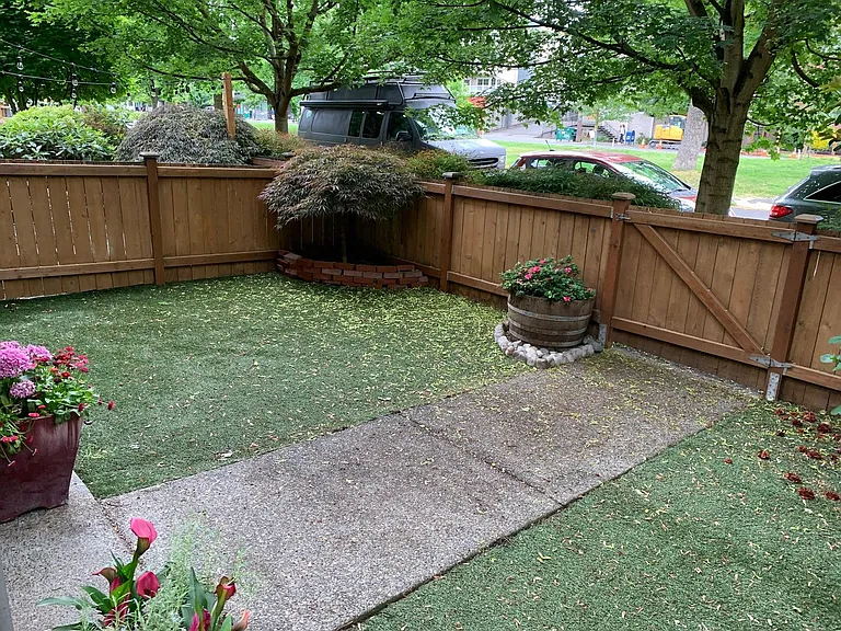 443 NE Ravenna Blvd #C — Photo 5