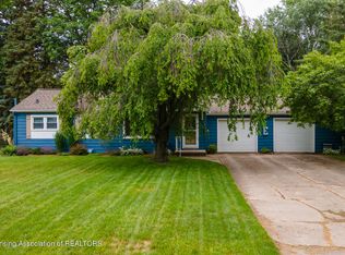 3216 Manley Dr, Lansing, MI 48910