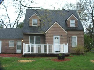 1317 McEwen St, Burton, MI 48509