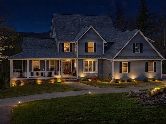 2nd image of 375 Ridgewood Rd