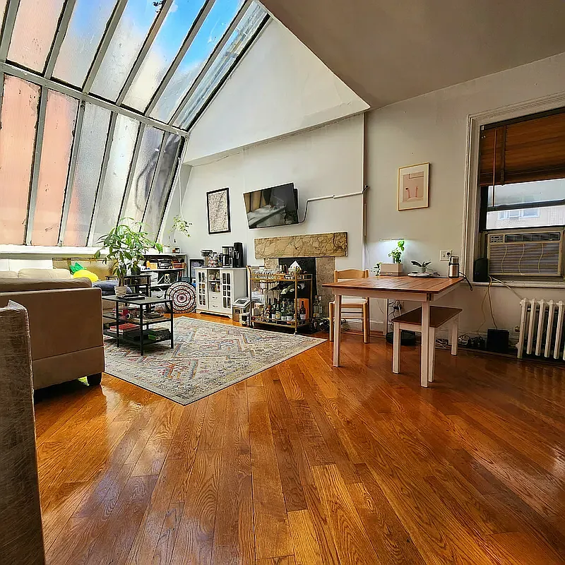 137 East 35th Street 4