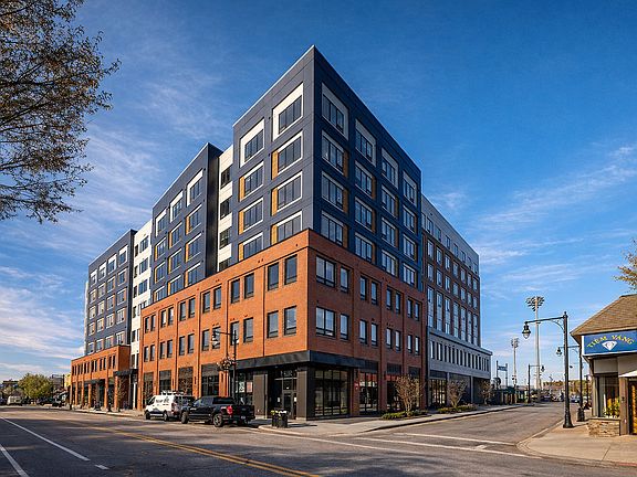 4th image of 85 Green St #307