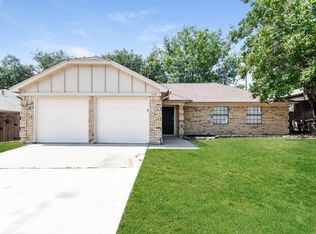 5721 Springtide Dr, Fort Worth, TX 76135