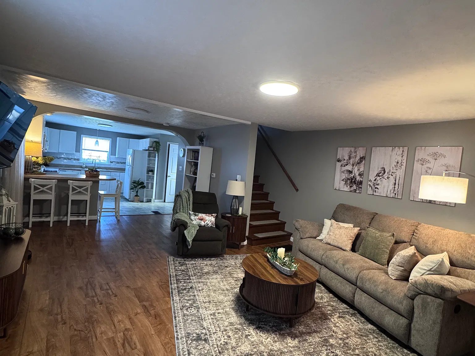 2 bed, 1.5 bath, 1200 sqft, $2,400 — Photo 1