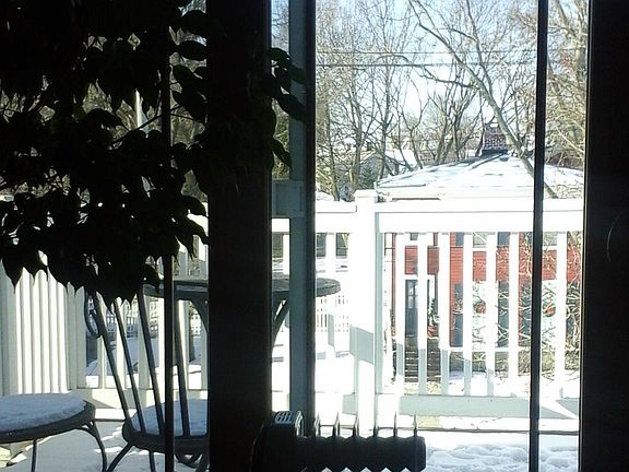 3rd image of 214 Ellsworth St #2