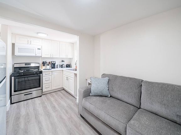 5th image of 441 24th St #1/2